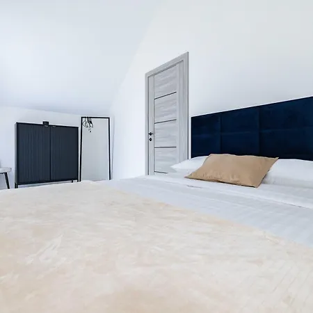 2bd/apt Private Hot Tub/terrace, By Cohost *