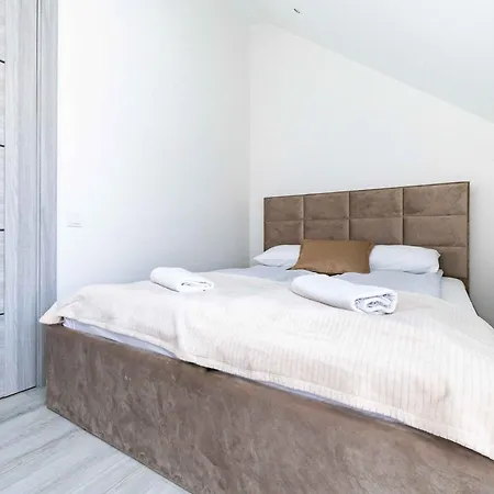 Apartment 2bd/apt Private Hot Tub/terrace, By Cohost Palanga
